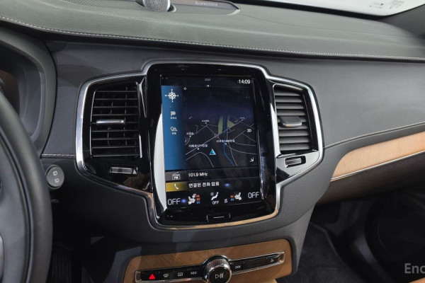 2020 Volvo XC90 с пробегом 73 137 км