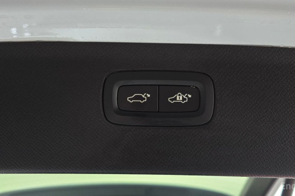 2020 Volvo XC90 с пробегом 73 137 км