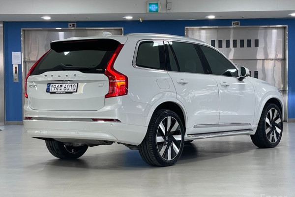 2024 Volvo XC90 с пробегом 21 261 км