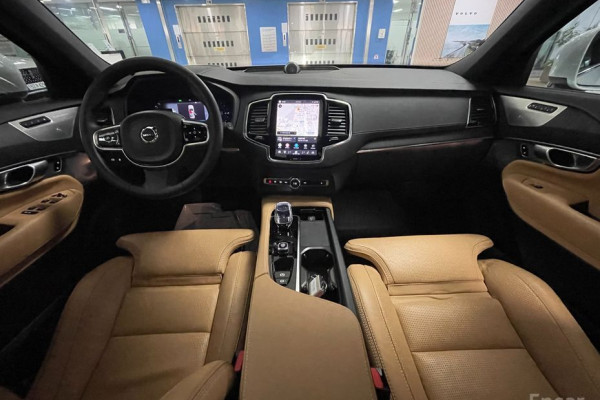 2024 Volvo XC90 с пробегом 21 261 км