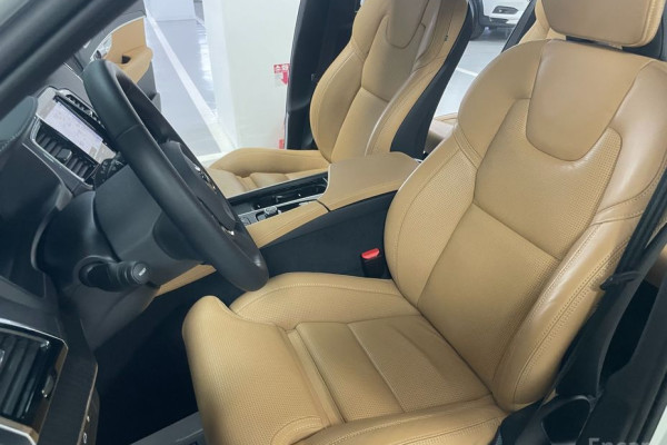 2024 Volvo XC90 с пробегом 21 261 км