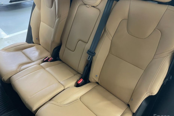 2024 Volvo XC90 с пробегом 21 261 км