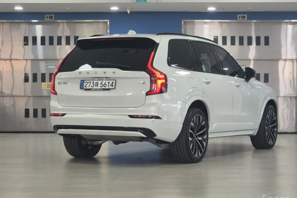 2025 Volvo XC90 с пробегом 6 243 км