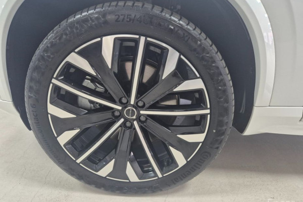 2025 Volvo XC90 с пробегом 6 243 км