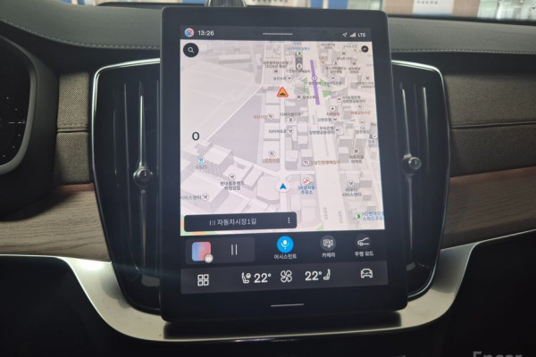 2025 Volvo XC90 с пробегом 6 243 км