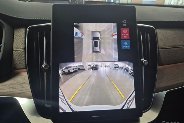 2025 Volvo XC90 с пробегом 6 243 км