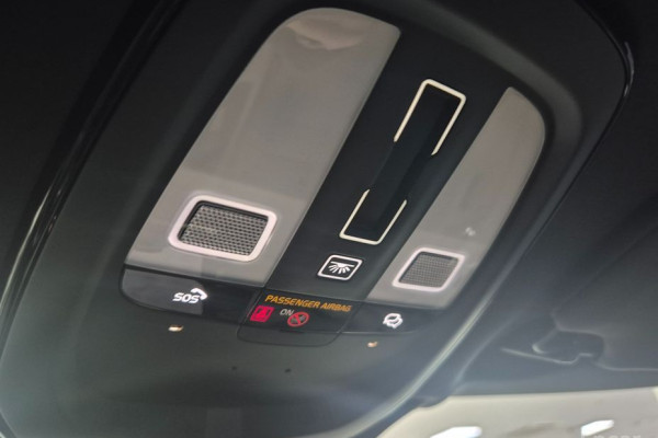 2025 Volvo XC90 с пробегом 6 243 км