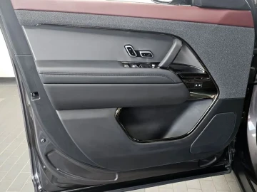 2023 Land Rover Range Rover Sport с пробегом 26 935 км