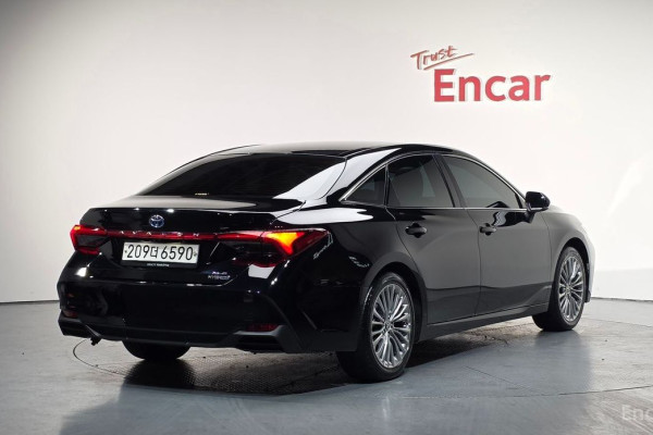 2022 Toyota Avalon с пробегом 9 977 км