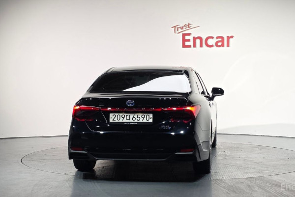 2022 Toyota Avalon с пробегом 9 977 км