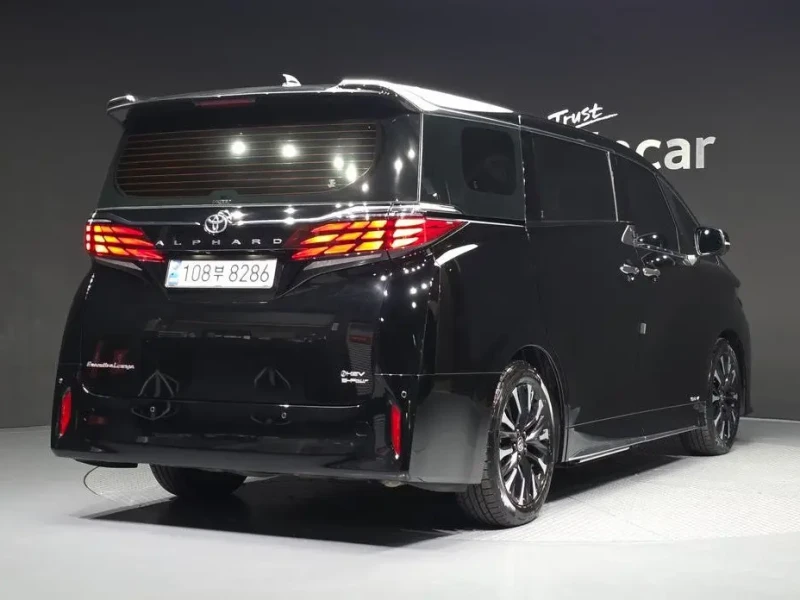 2024 Toyota Alphard с пробегом 2 793 км
