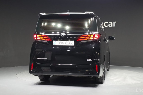 2024 Toyota Alphard с пробегом 2 793 км