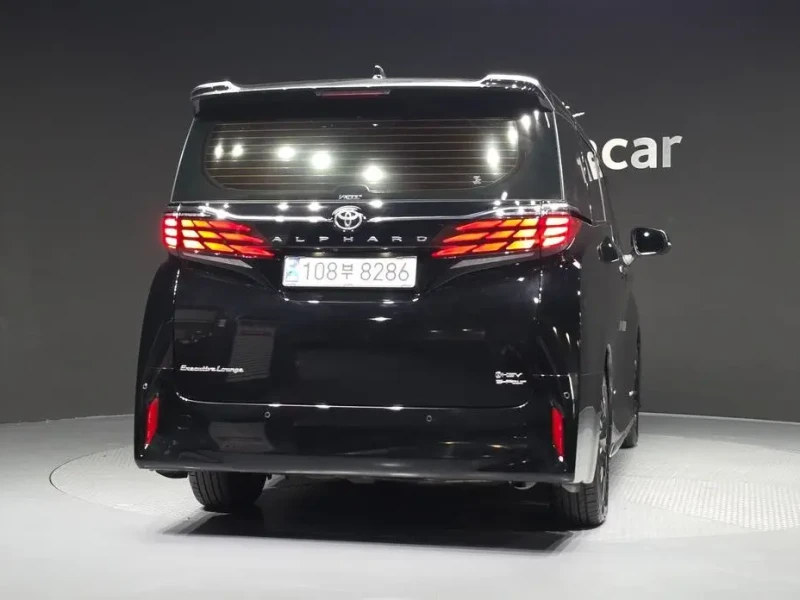 2024 Toyota Alphard с пробегом 2 793 км