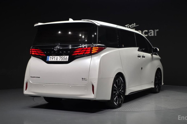 2024 Toyota Alphard с пробегом 11 724 км