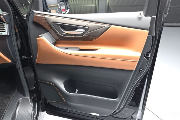 2024 Toyota Alphard с пробегом 2 793 км