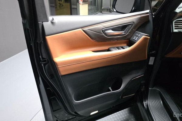 2024 Toyota Alphard с пробегом 2 793 км