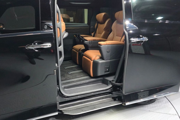 2024 Toyota Alphard с пробегом 2 793 км