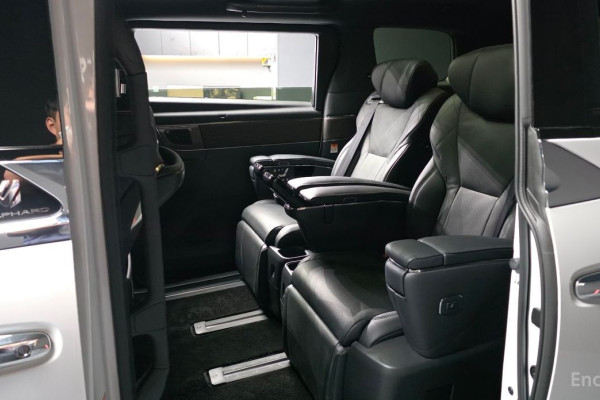 2024 Toyota Alphard с пробегом 11 724 км