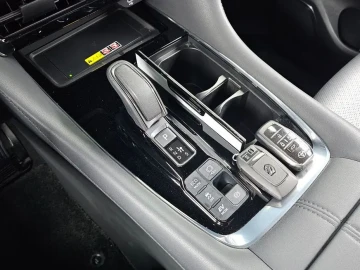 2023 Toyota Alphard с пробегом 55 817 км