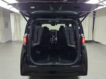 2023 Toyota Alphard с пробегом 55 817 км