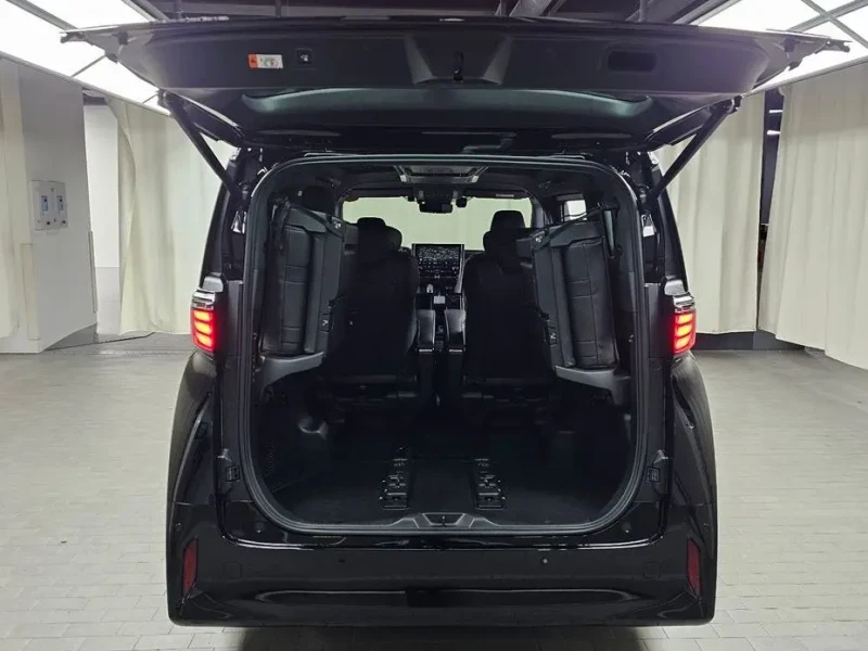 2023 Toyota Alphard с пробегом 55 817 км