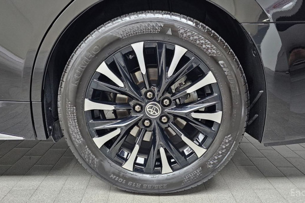 2023 Toyota Alphard с пробегом 55 817 км