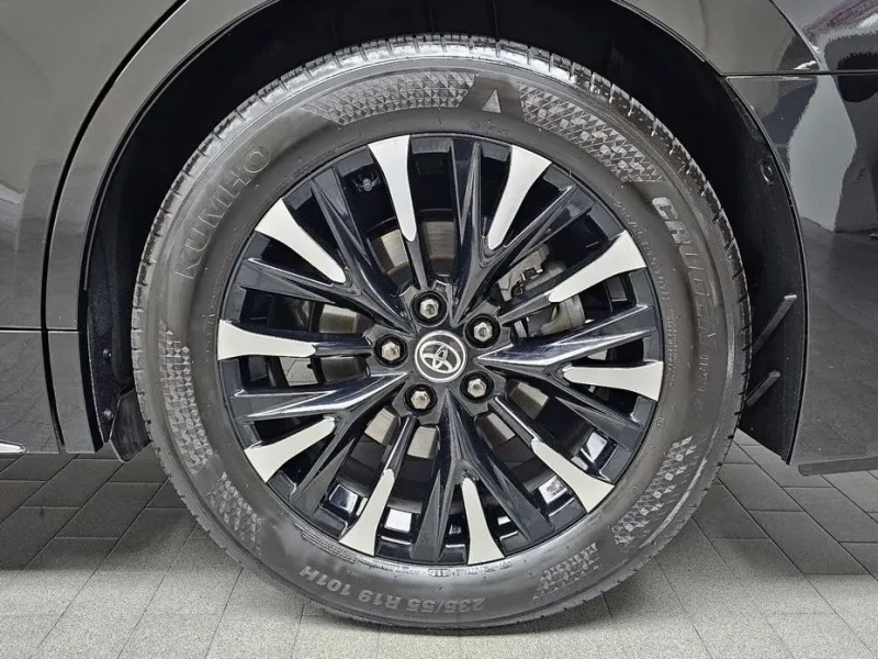 2023 Toyota Alphard с пробегом 55 817 км