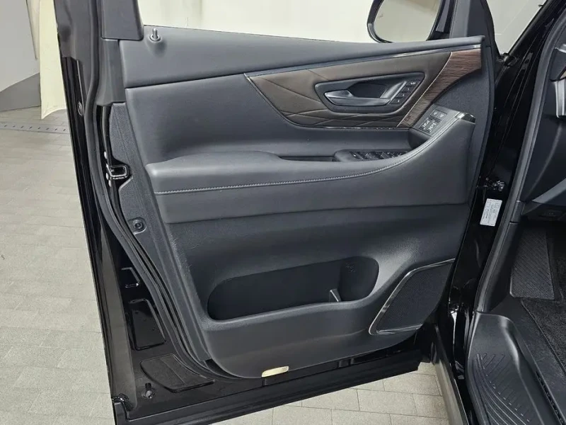 2023 Toyota Alphard с пробегом 55 817 км