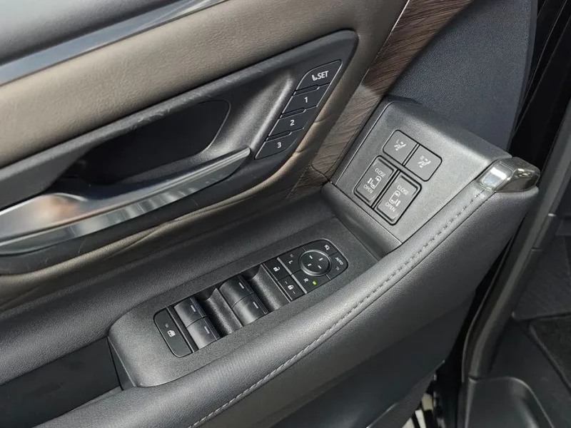 2023 Toyota Alphard с пробегом 55 817 км