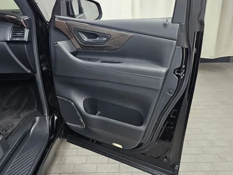 2023 Toyota Alphard с пробегом 55 817 км