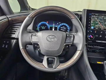 2023 Toyota Alphard с пробегом 55 817 км