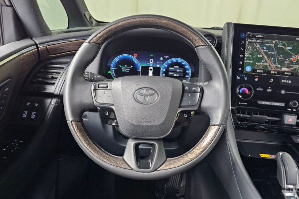 2023 Toyota Alphard с пробегом 55 817 км