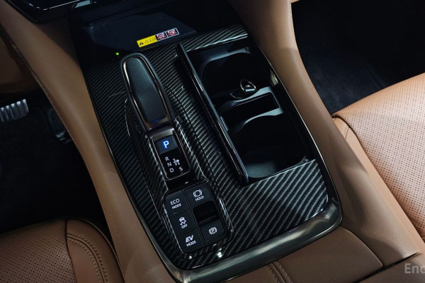 2024 Toyota Alphard с пробегом 20 668 км