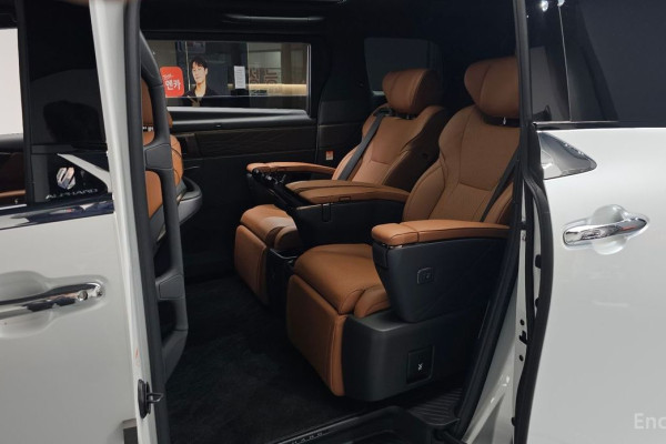 2024 Toyota Alphard с пробегом 20 668 км