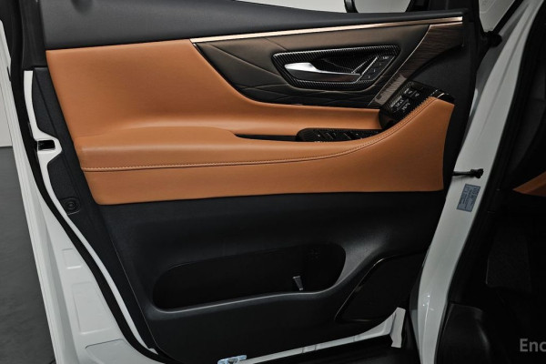 2024 Toyota Alphard с пробегом 20 668 км