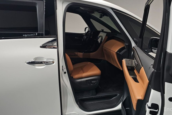 2024 Toyota Alphard с пробегом 20 668 км