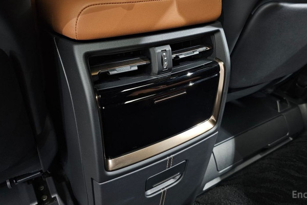 2024 Toyota Alphard с пробегом 20 668 км