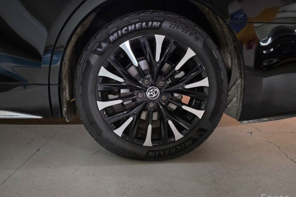 2024 Toyota Alphard с пробегом 3 752 км