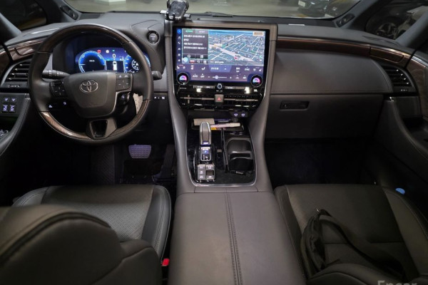 2024 Toyota Alphard с пробегом 3 752 км