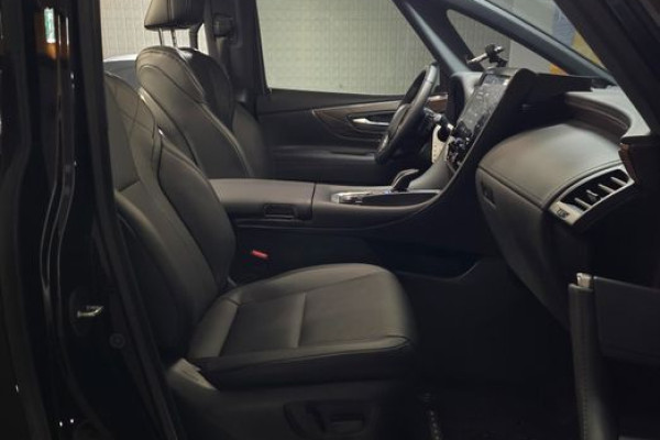 2024 Toyota Alphard с пробегом 3 752 км