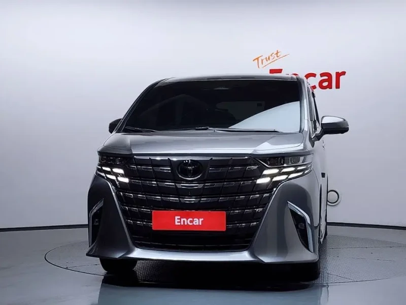 2024 Toyota Alphard с пробегом 17 940 км