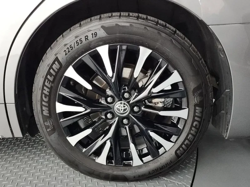 2024 Toyota Alphard с пробегом 17 940 км