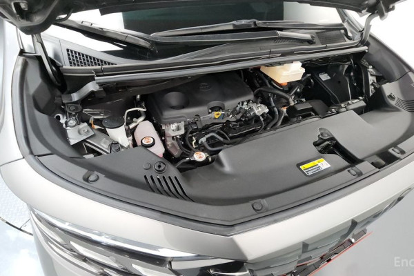 2024 Toyota Alphard с пробегом 17 940 км