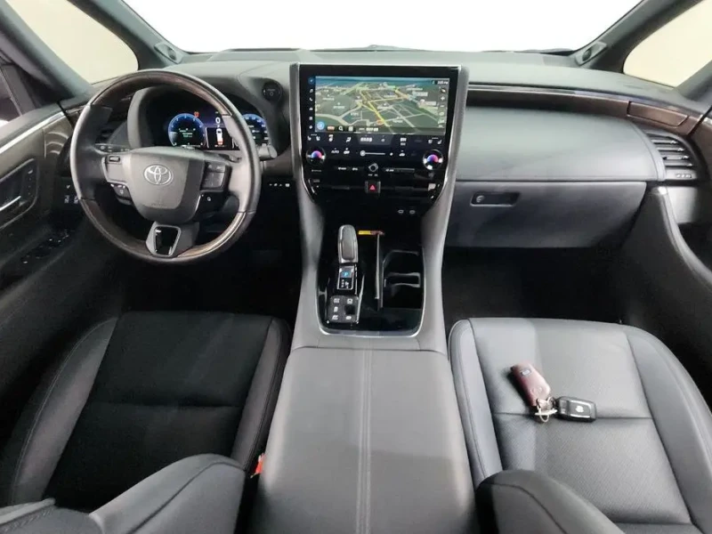 2024 Toyota Alphard с пробегом 17 940 км