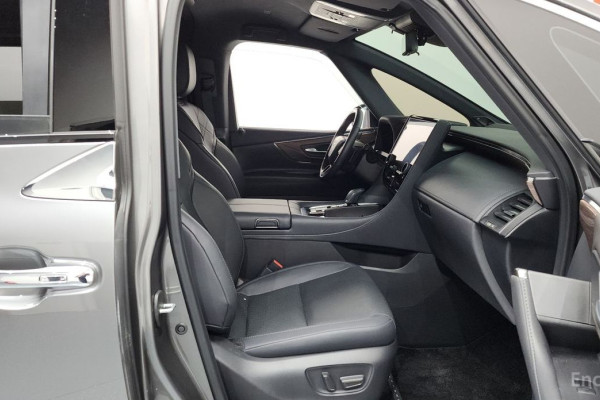 2024 Toyota Alphard с пробегом 17 940 км