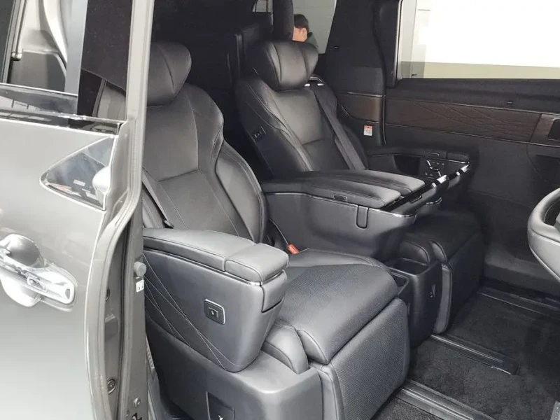 2024 Toyota Alphard с пробегом 17 940 км