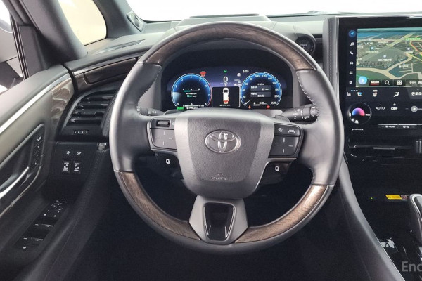 2024 Toyota Alphard с пробегом 17 940 км