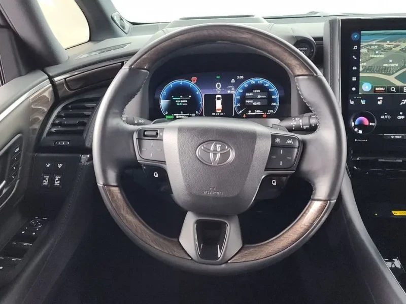 2024 Toyota Alphard с пробегом 17 940 км