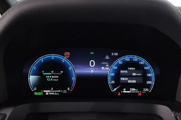 2024 Toyota Alphard с пробегом 17 940 км