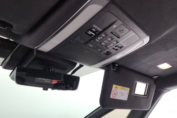 2024 Toyota Alphard с пробегом 17 940 км